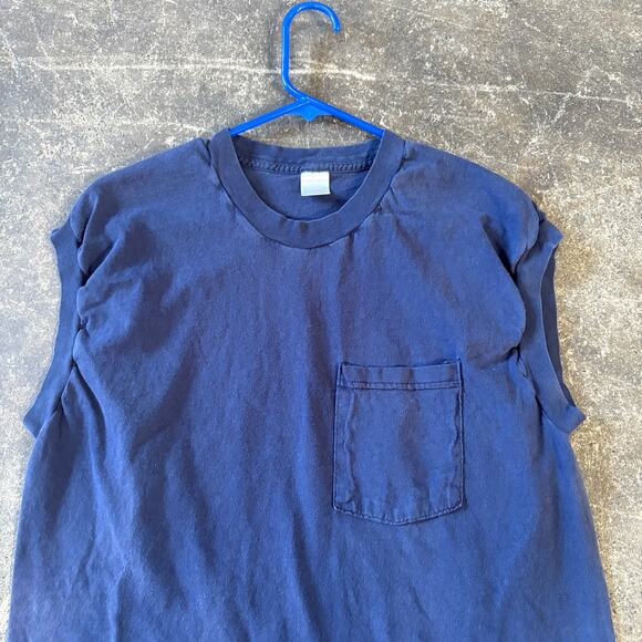 Vintage Fruit of the Loom Shirt Mens L Blue Sleeveless Pocket T Bleached Faded - Picture 2 of 8